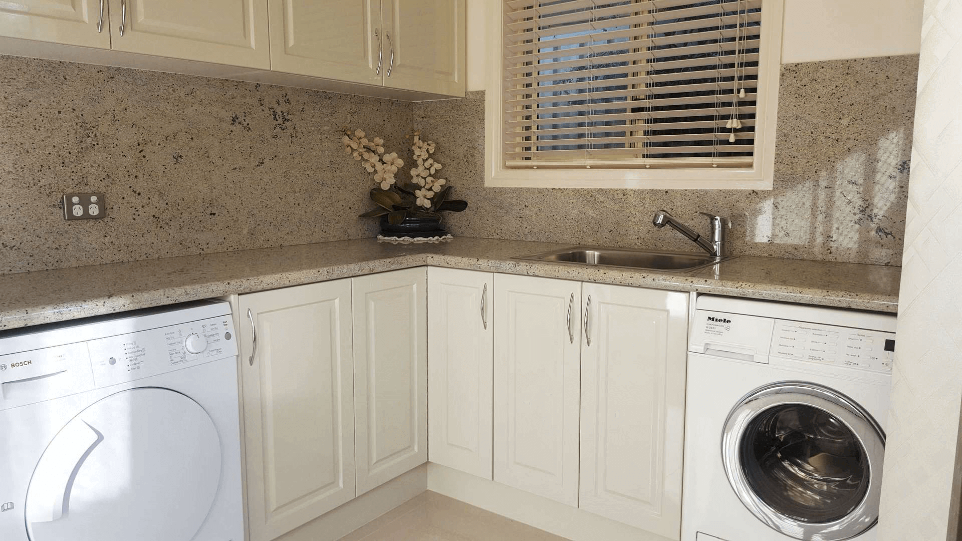 Gloss 2 Pack Doors with Cashmere White Granite Top